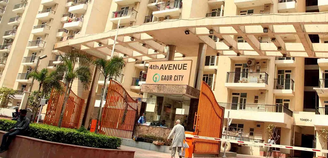 gaur city 4th avenue resale